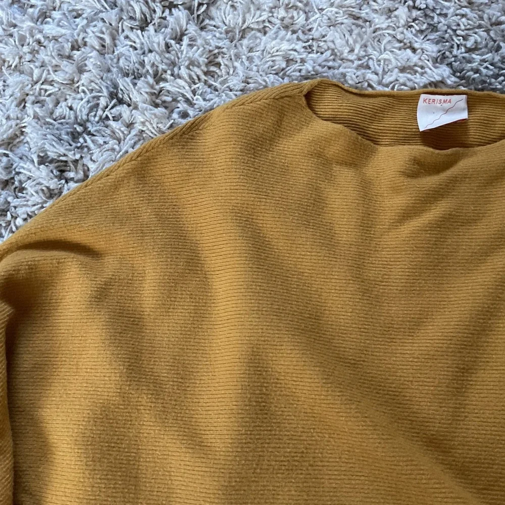 Kerisma G550 Ryker Mustard Yellow‎ Ribbed Dolman Sleeve Boat Neck Sweater SM
